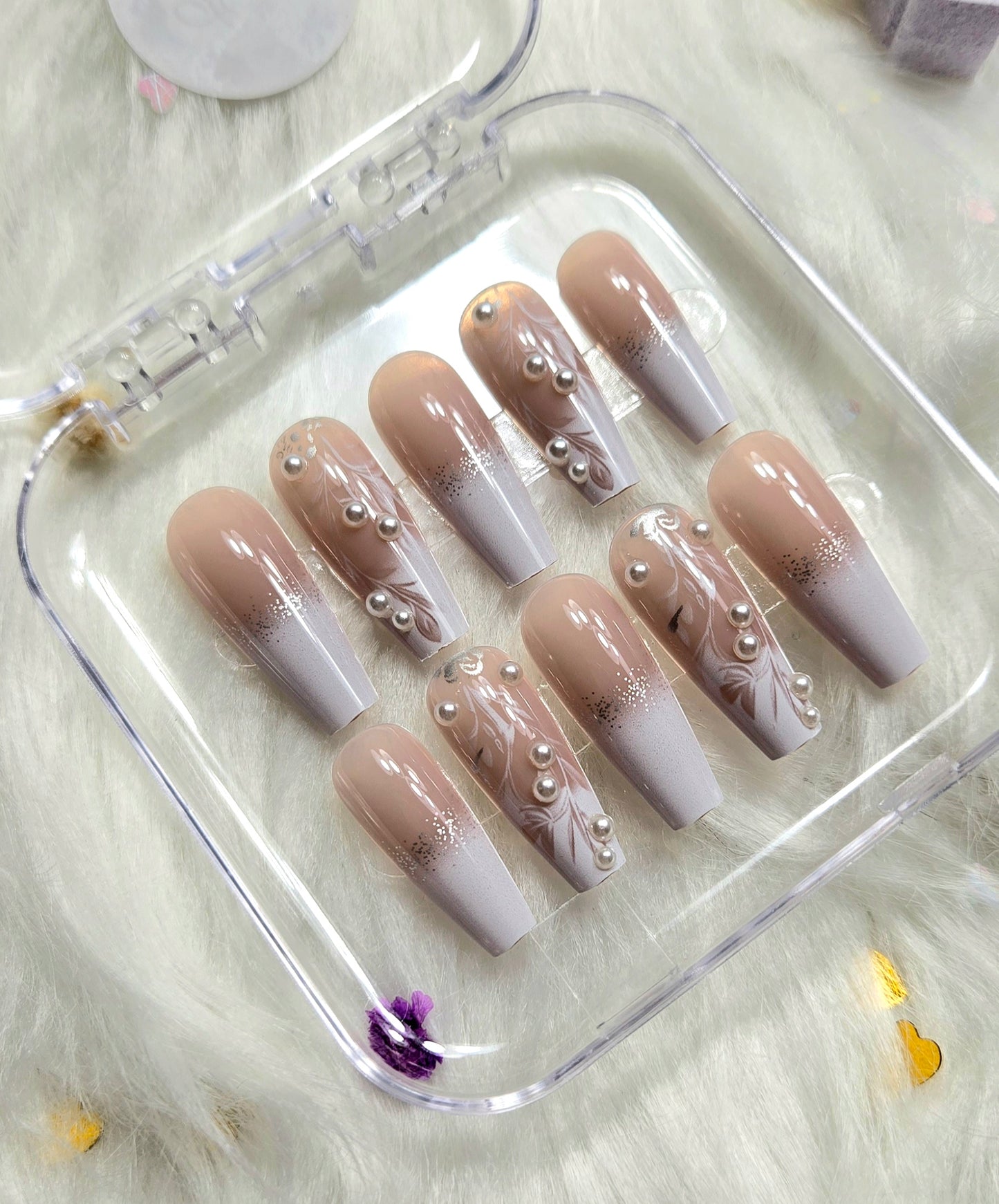 ﻿Lady Pearl Silence 🤍✨Press on nails