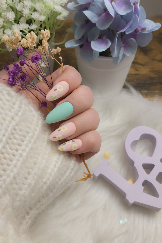 Daisy Bloom🧡 Press on nails